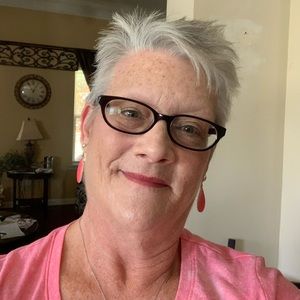 Meet your Posher, Debbie